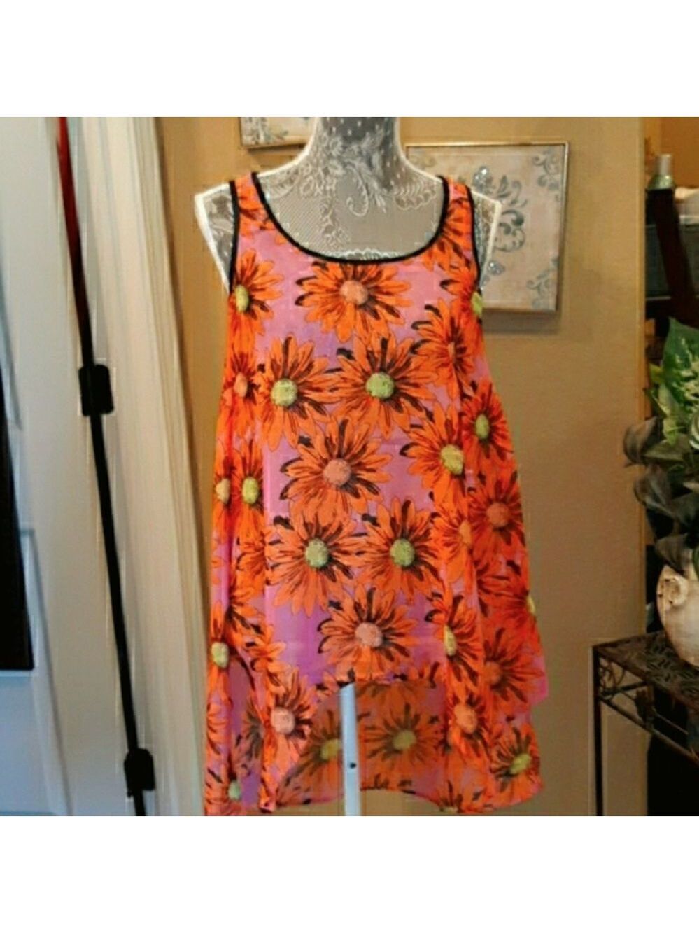 PRICE IS FIRM! BRAND NEW Angie Sleeveless Hi-Lo Tank Tops - Picture 6 of 10
